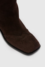 Load image into Gallery viewer, Stretch calfskin boot with brogue detail
