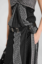 Load image into Gallery viewer, Black Belt in Calfskin with Loop Buckle
