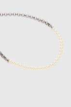 Load image into Gallery viewer, Glass Pearl Necklace with Curb Chain Details
