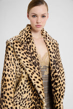 Load image into Gallery viewer, Double-breasted Kid goatskin coat with leopard print
