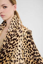 Load image into Gallery viewer, Double-breasted Kid goatskin coat with leopard print
