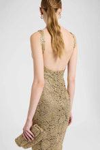 Load image into Gallery viewer, Mermaid gown in tulle with lamé Rebrodé embroidery
