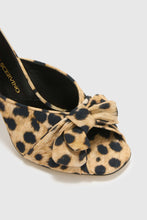 Load image into Gallery viewer, Leopard Print Marocain Mule
