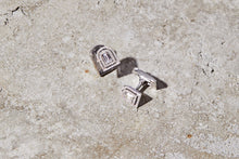 Load image into Gallery viewer, Diamant Sculptural Cufflinks, 18k White Gold with DAVIDOR Arch Cut Diamond and Brilliant Diamonds - DAVIDOR
