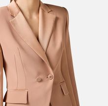 Load image into Gallery viewer, Crêpe jacket with satin lapels
