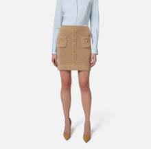Load image into Gallery viewer, Skirt in knit fabric with pockets and logoed buttons
