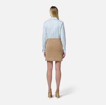 Load image into Gallery viewer, Skirt in knit fabric with pockets and logoed buttons
