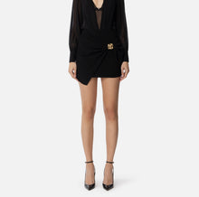 Load image into Gallery viewer, Flowing crêpe miniskirt with macro bow
