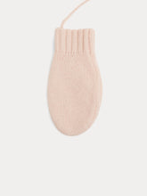 Load image into Gallery viewer, Babies' mittens pale pink
