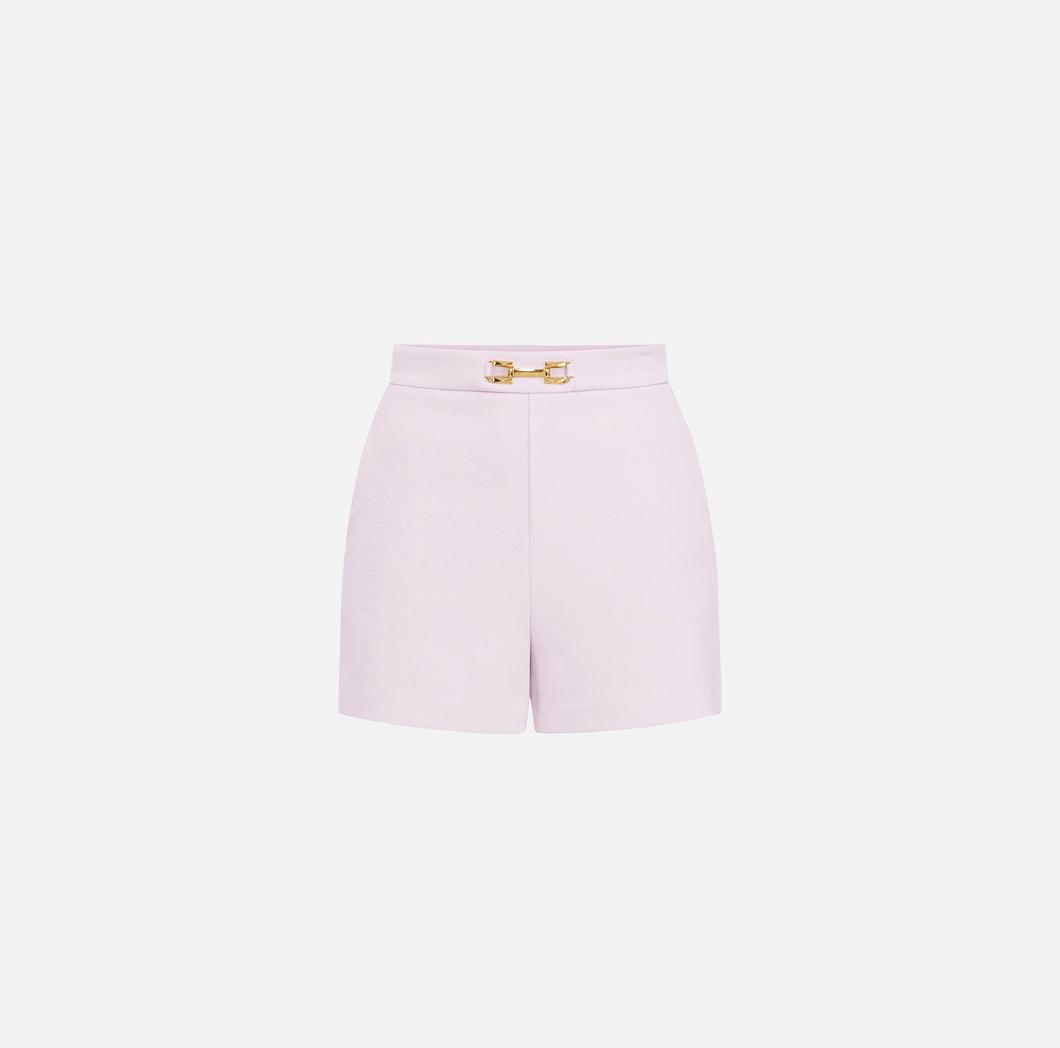 Shorts in crêpe fabric with flaps and logo plaque