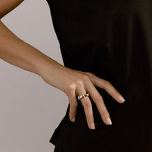 Load image into Gallery viewer, Calla Midi Ring
