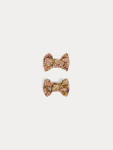Load image into Gallery viewer, Miniclic barrette in camelia pink Liberty fabric

