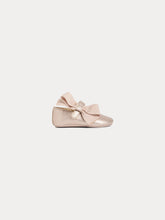 Load image into Gallery viewer, Josse soft shoes in rose gold laminated leather
