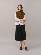 Load image into Gallery viewer, Junau Removable Collar in Khaki Wool
