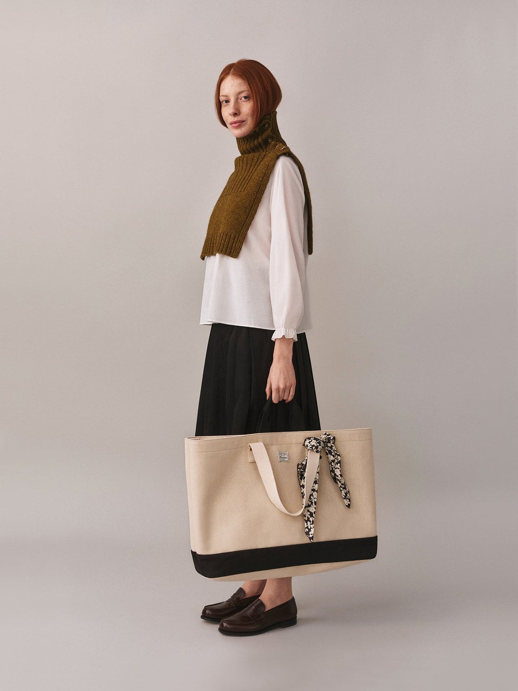 Joba blouse with embroidered collar in organic cotton