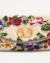 Load image into Gallery viewer, Devain Embroidered Small Shoulder Bag
