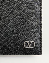 Load image into Gallery viewer, VLogo Signature Grainy Calfskin Wallet
