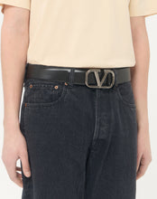 Load image into Gallery viewer, VLogo Signature Calfskin Belt 40 Mm
