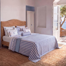 Load image into Gallery viewer, Seferî Bed Cover - White/Blue
