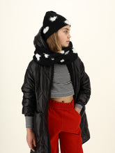 Load image into Gallery viewer, Hearts knit scarf
