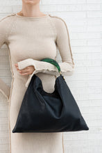Load image into Gallery viewer, HOBO BAG IN BLACK GRAINED CALFSKIN AND RESIN HANDLE
