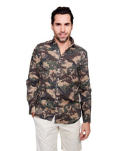 Load image into Gallery viewer, CAMO PRINT LINEN SPREAD COLLAR SHIRT
