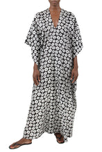 Load image into Gallery viewer, Flower Printed Silk Boubou Marie France Van Damme One Size Flower Power 
